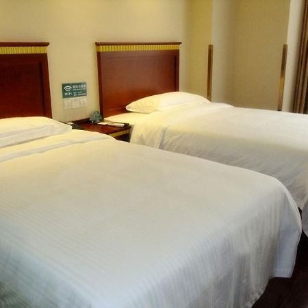 Greentree Inn Shandong Qingdao Wuyishan Road Jiashike Shopping Center Business Hotel المظهر الخارجي الصورة