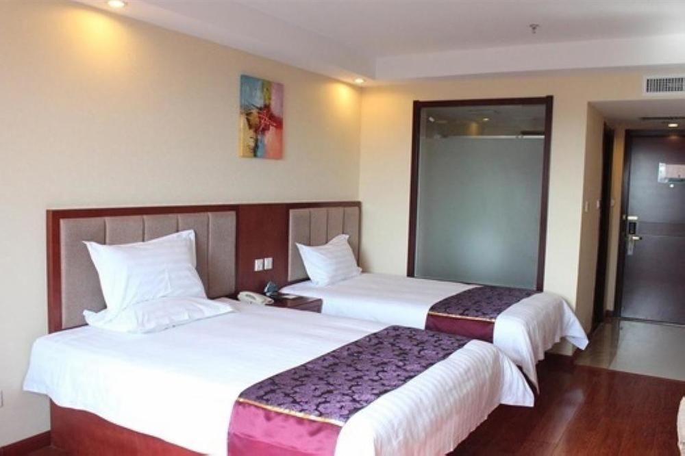 Greentree Inn Shandong Qingdao Wuyishan Road Jiashike Shopping Center Business Hotel المظهر الخارجي الصورة