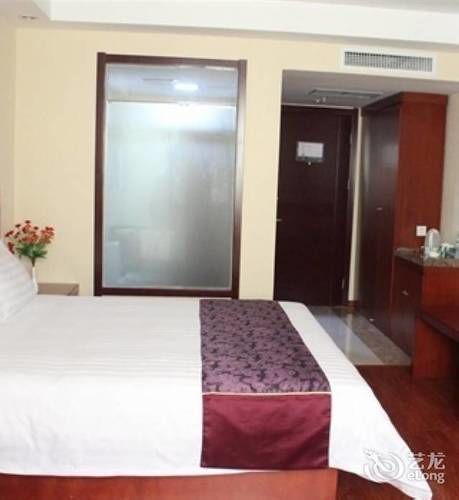 Greentree Inn Shandong Qingdao Wuyishan Road Jiashike Shopping Center Business Hotel المظهر الخارجي الصورة